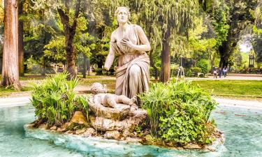 fountain Villa Borghese, Rome. Keeping cool in Rome