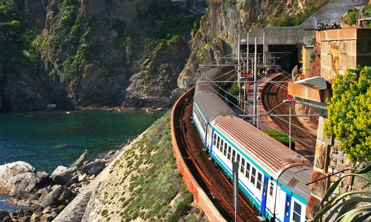 Cinque Terre. Train at station Manarola